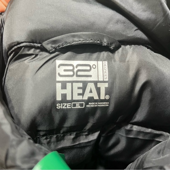 WOMEN'S LIGHTWEIGHT POLY-FILL PACKABLE VEST - Picture 4 of 7